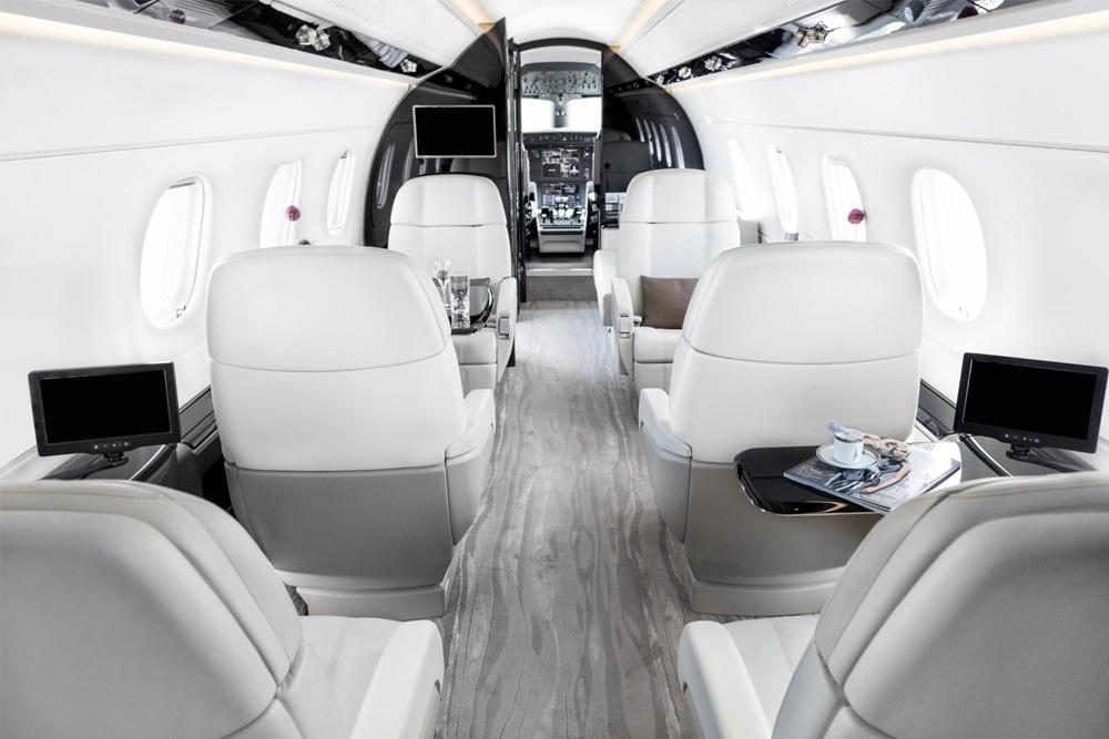 Embraer Legacy 450 interior